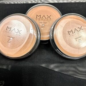 NEW Max Factor PanCake Make-up Tan#2